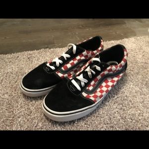 Vans sz 10, and assorted hats